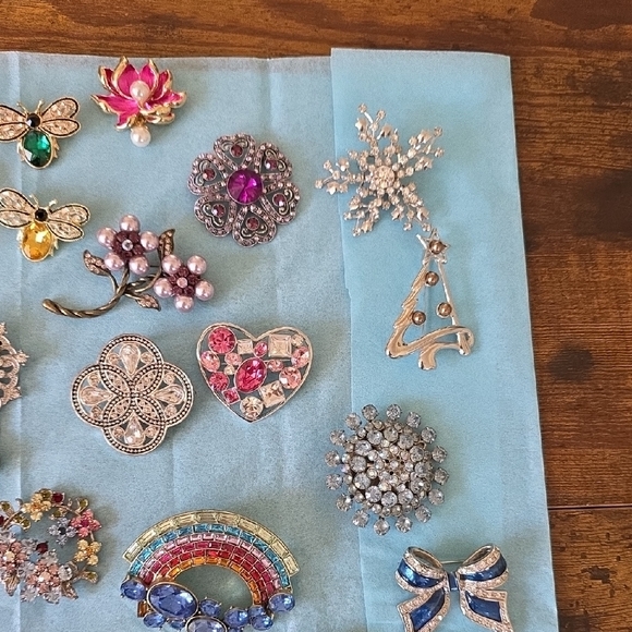 Colorful Brooch Collection - Picture 3 of 5